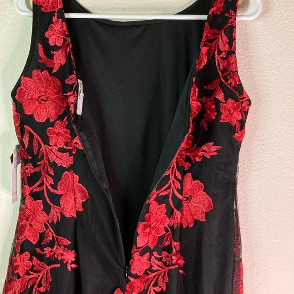Floral Sleeveless Embroidered Mesh Sheath Black & Red - Picture 11 of 12